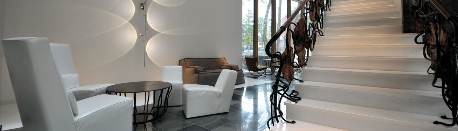 alta-skifer-lobby-trapp