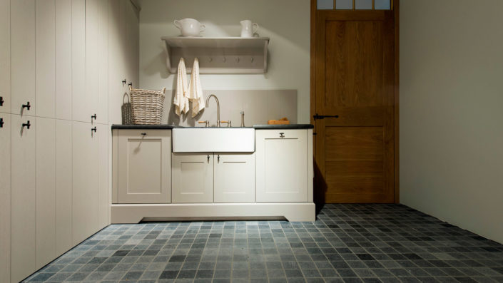 asian-blue-kalkstein-bad