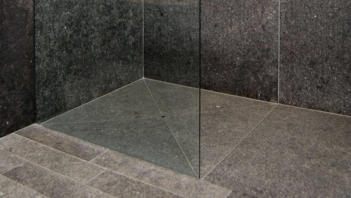 belgian-bluestone-bad-kalkstein