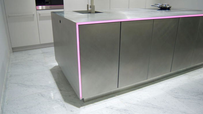 bianco-carrara-marmor-gulv