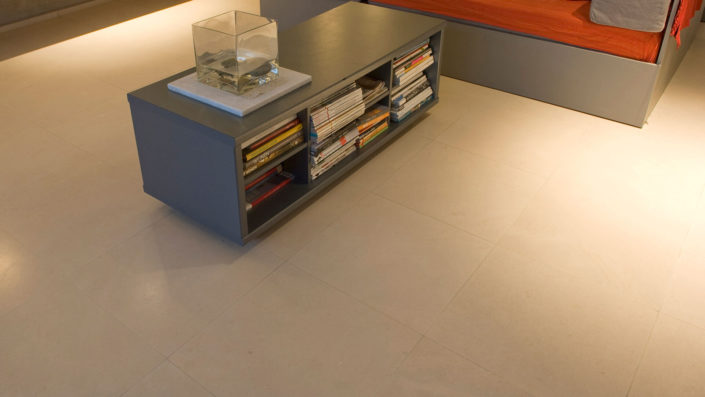 crema-marfil-kalkstein-gulv