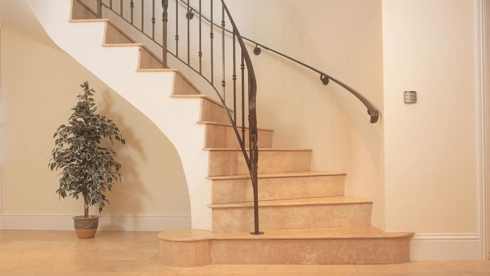 travertin-kalkstein-trapp